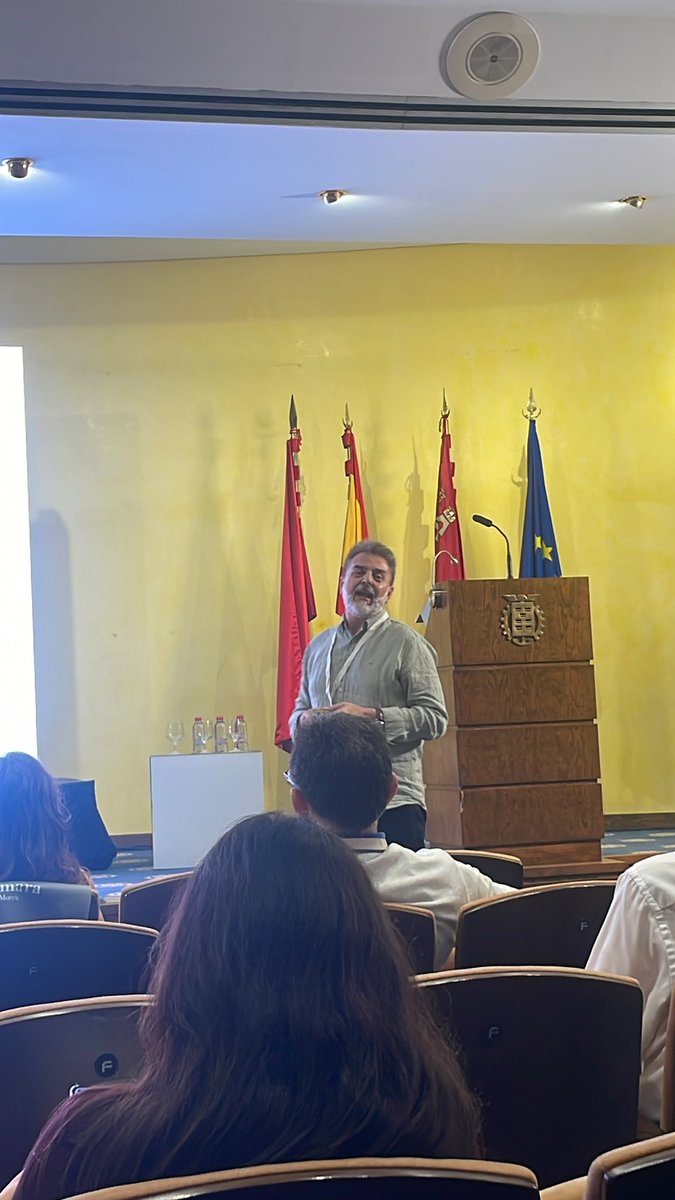 La última ponencia de la mañana es <a href="/fernandomacia/">Fernando Maciá (cuenta inactiva)</a> Ceo de <a href="/humanlevel/">Human Level (cuenta inactiva)</a> “Cómo mejorar la visibilidad online de tu empresa en tiempos de IA” <a href="/CidMurcia/">CIDMurcia</a>