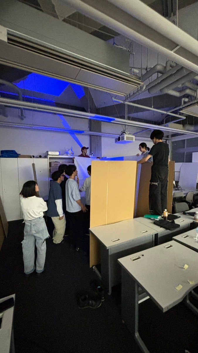 ARD_HoseiDesign's tweet photo. 法政大学デザイン工学研究会(ARD)の2024年の学祭企画は…
「session」です✨

〜その人の立場になって世界を知ろう〜

場所：大内山校舎 Y404
時間：10時〜19時（※最終日は16時まで）
期間：2024年11月1日〜11月4日

#法政大学 #自主法政祭 #学祭 #春から法政 https://t.co/tw6E1kvoT1