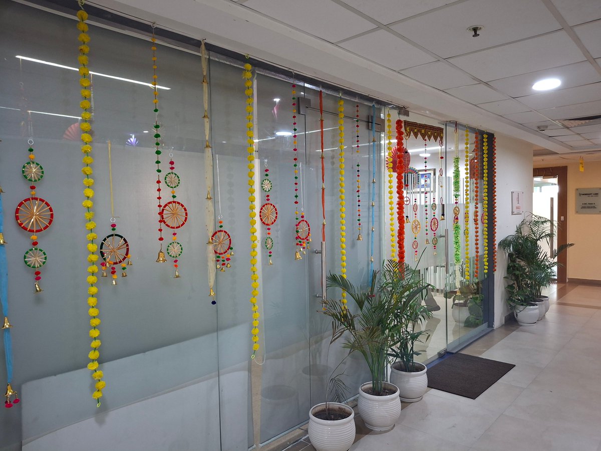oracle_landbase's tweet image. Welcoming our clients with festive warmth and vibrant Diwali decorations! ✨ May this season bring joy, prosperity, and lasting partnerships. 🎉 

#DiwaliDecor #FestiveWelcome #ClientDelight&quot;