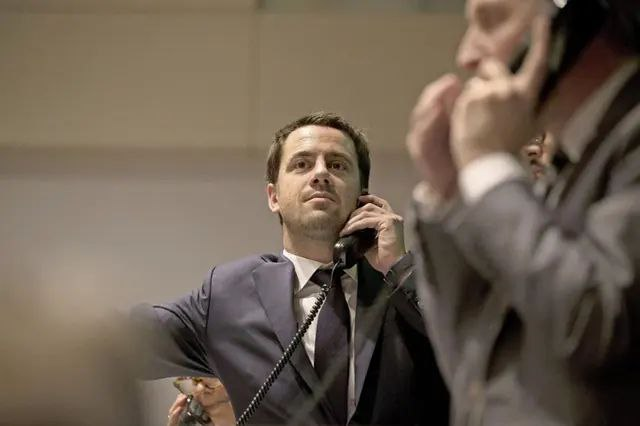 Wealthnationx's tweet photo. Look at this guy.

He sold a $450 million dollar painting of Jesus to a Saudi prince in 19 minutes.

But the real work of art was his insane sales strategy.

Here's how he pulled off the most expensive art sale in history: https://t.co/H6Xn0DRtYh