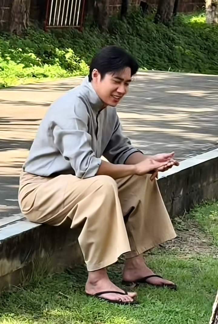 TTO16905374's tweet photo. My love😍
You are handsome even sitting down cutting your nails.
People know you are an actor by looking at you.😁
#แจมรชตะ
#JamRachata
#piccrd https://t.co/5s4SyBchx7