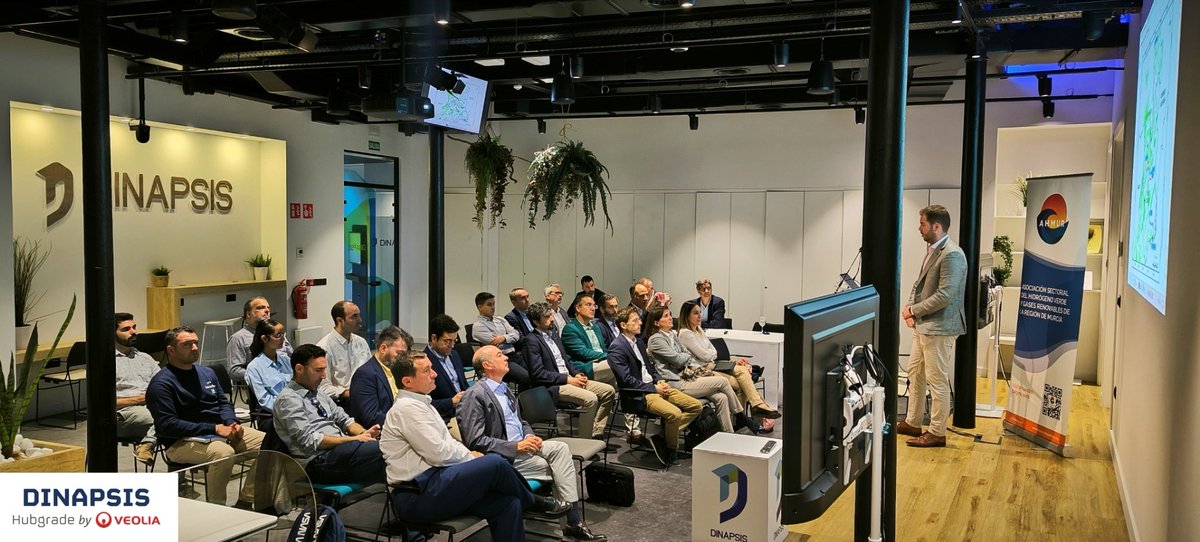Hoy <a href="/dinapsis/">Dinapsis</a> #RegiónDeMurcia acoge una Jornada de Networking de @AHMUR, la Asociación Sectorial del Hidrógeno Verde de la Región de Murcia, de la que @Hidrogea es miembro. Y lo hacemos con la presencia del Dir.Gral. Industria, Energía y Minas CARM, Federico Miralles.
