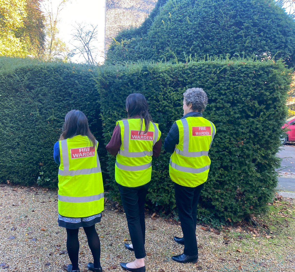 DuranVLawson's tweet image. Taking our Fire warden duties at work seriously with a fire drill and of course wearing our mandatory hi-viz vests!  #firewardens @ViggoVenn