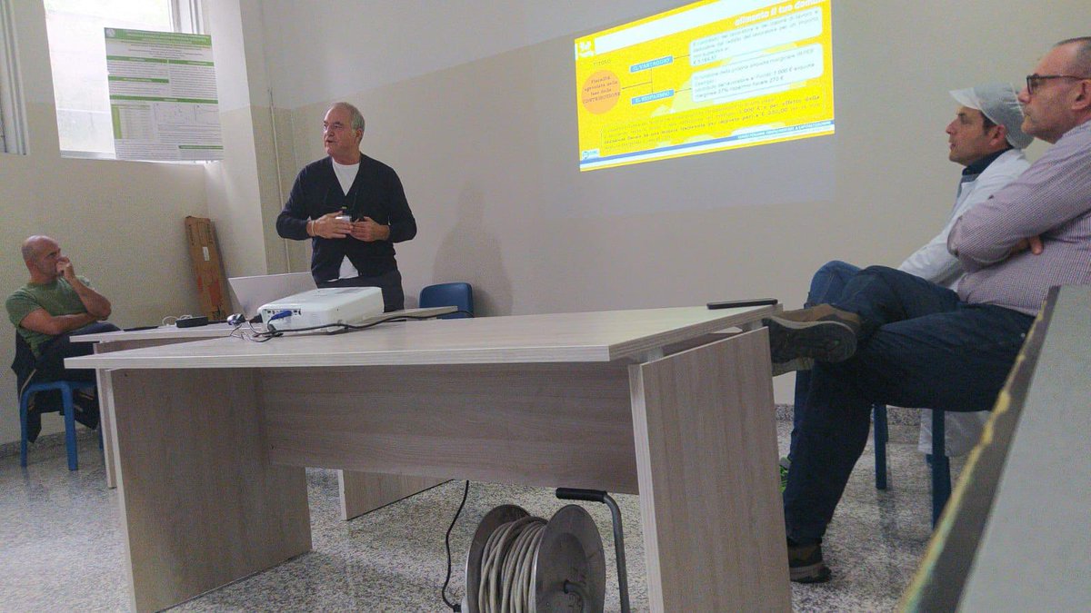 faicislabrmol's tweet photo. Assemblea dei lavoratori alla #DeCecco oggi a Fara San Martino con Angelo Coriddi della @fai_cisl per discutere di #Alifond #Fasa e #welfare contrattuale. Un nuovo capitolo nelle relazioni sindacali per i dipendenti dello stabilimento! https://t.co/5G5hj9NnWh