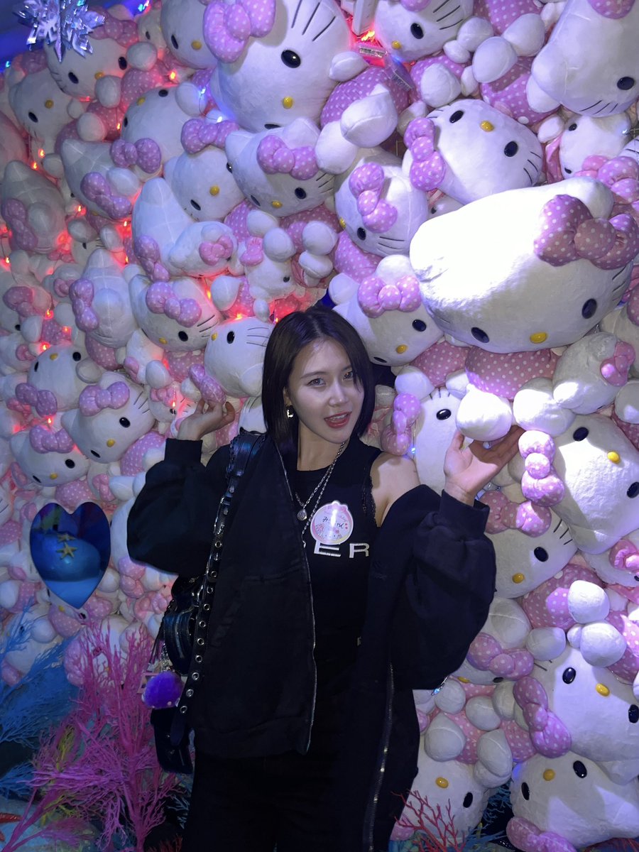 m1k1101's tweet photo. お祝いしてもらった💜 https://t.co/MhLhso9YSf