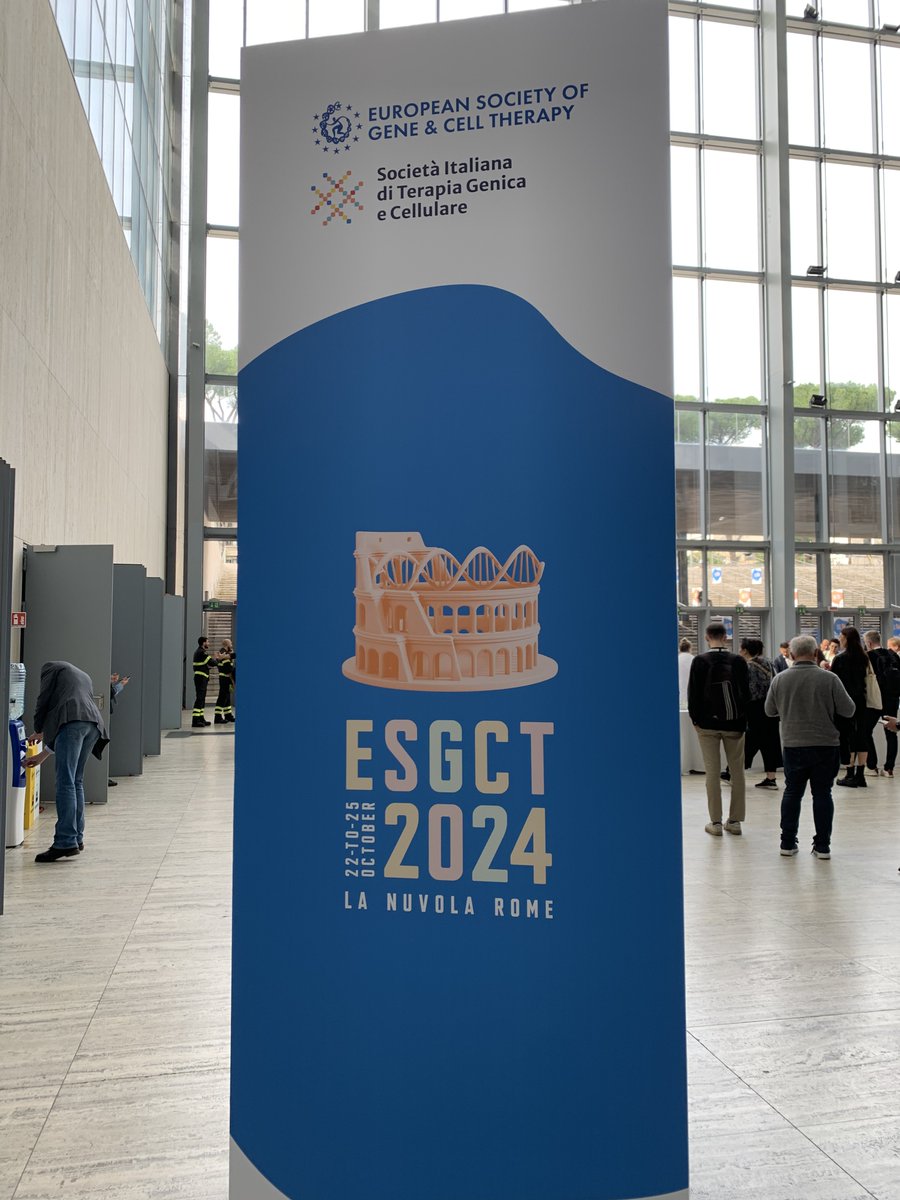 JanssensLab's tweet image. Thrilled to present our unpublished work on how dendritic cells decode LNP-embedded antigenic cargo at the @ESGCT meeting in Rome (bit overwhelmed by the amount of people though馃槺). For all DC and LNP lovers, come find me at 15h3O in Parallel session B.