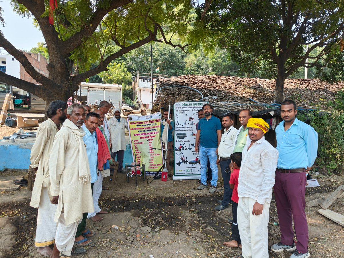 stepupify's tweet photo. #stepupify Battery operated #netzeroemission agri machines by @stepupify  - #Sprayer #PowerWeeder #BrushCutter tried and tested by farmers from Karvi Organic FPO, Chitrakoot #UttarPradesh supported by TSU, Govt. Of Uttar Pradesh &amp; EnY
@SELCOFoundation @ajitkrbgp https://t.co/KOu5kHP06Q