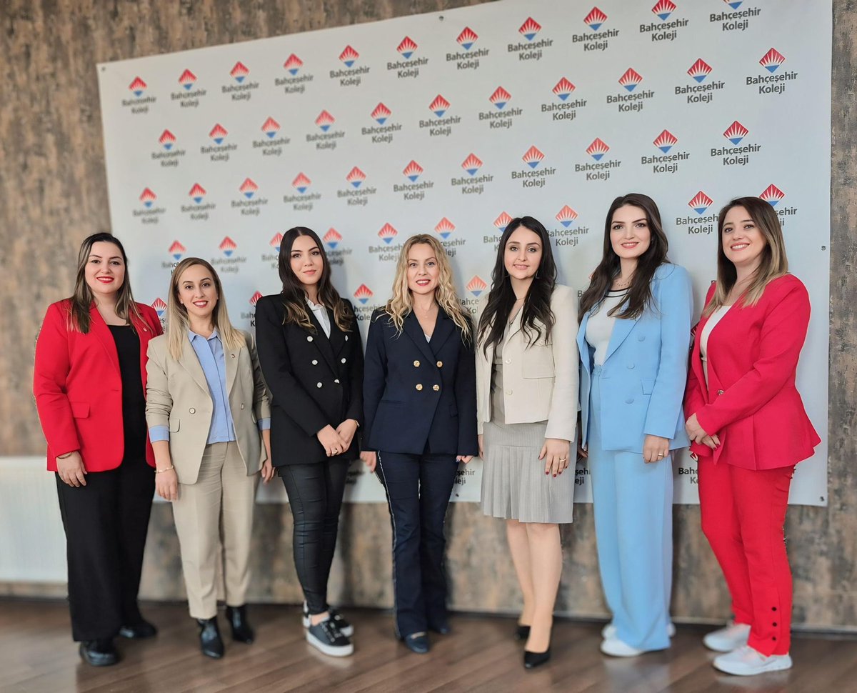 Bahçeşehir Koleji Psikolojik Danışmanlık ve Rehberlik Direktörümüz Sayın Sibel Durak, kampüsümüzü ziyaret ederek yöneticilerimiz ve öğretmenlerimiz ile görüşüp bizlere kıymetli paylaşımlarda bulundu. Değerli ziyareti ve paylaşımları için kendilerine teşekkür ederiz.♥️💙