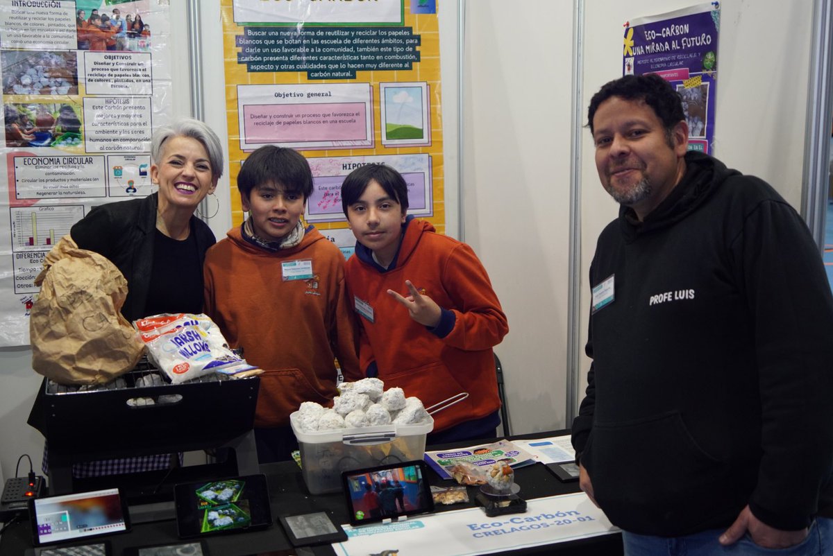 🟢 Hoy en #PuertoMontt la Seremi del <a href="/min_ciencia/">Ministerio de Ciencia</a> Dra. Maite Castro Gallastegui acompañó a las y los estudiantes de #LosLagos que hoy expusieron sus trabajos científicos en el XX Congreso de Investigación e Innovación Escolar y Fiesta de la Ciencia organizado por <a href="/PARLosLagos/">PAR Explora Los Lagos</a> 🙌🏼