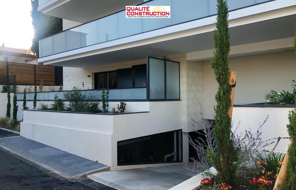 La pompe à chaleur va-t-elle réussir à décarboner le secteur résidentiel ? qualiteconstruction.com/ressource/bati… Oui mais !