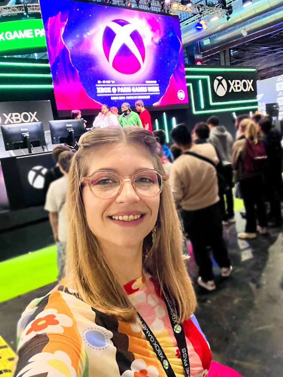 Peps 🌸 (@mllepeps) on Twitter photo Une belle journée à la <a href="/ParisGamesWeek/">Paris Games Week</a> de terminer !
Un passage sur la scène de <a href="/XboxFR/">Xbox FR</a> pour animer du <a href="/Ageofmyth/">Age of Mythology</a> avec <a href="/Kyria_TV/">Kyria</a> juste trop bien, merci 💚✨
Update, je serai là également Samedi aprem et Dimanche début d’aprem 🔥 Une belle journée à la <a href="/ParisGamesWeek/">Paris Games Week</a> de terminer !
Un passage sur la scène de <a href="/XboxFR/">Xbox FR</a> pour animer du <a href="/Ageofmyth/">Age of Mythology</a> avec <a href="/Kyria_TV/">Kyria</a> juste trop bien, merci 💚✨
Update, je serai là également Samedi aprem et Dimanche début d’aprem 🔥
