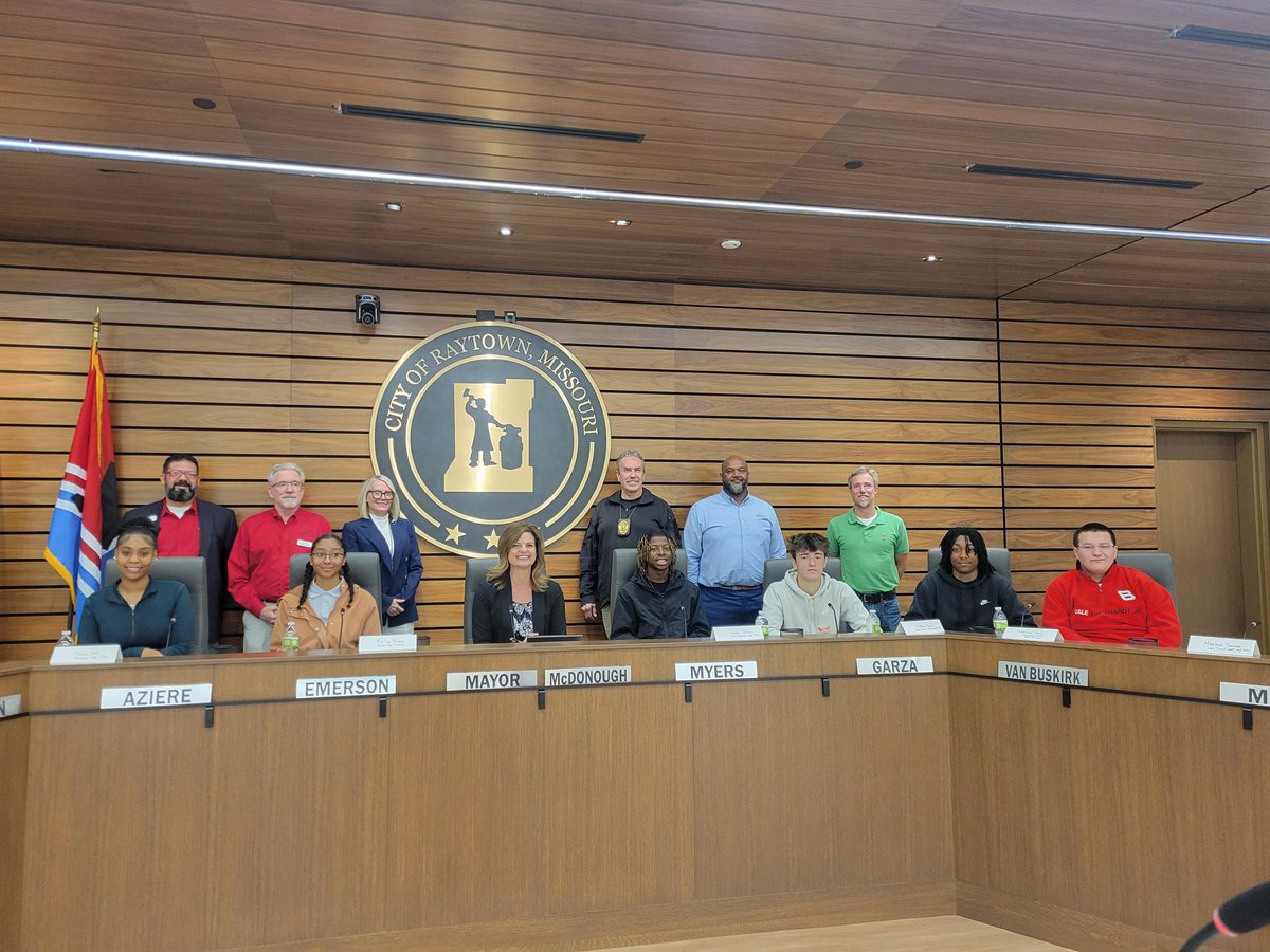 #ThankfulThursday

Thank you Southland CAPS students for your visit to Raytown today &amp; exploring public service careers. We understand the importance of investing in younger generations so they can continue leading our city for years to come.  

#Raytown