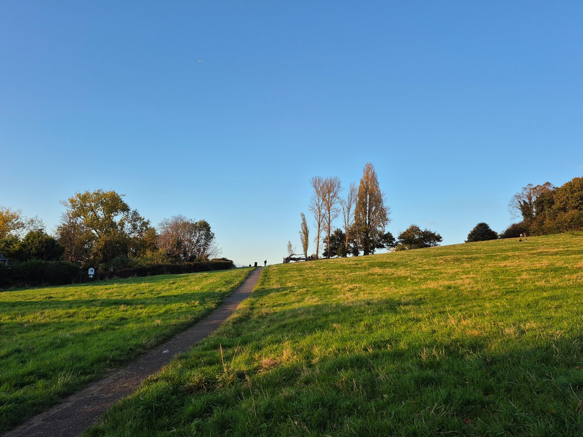 Autumn has come to Churchfields 🍂 #harrowonthehill