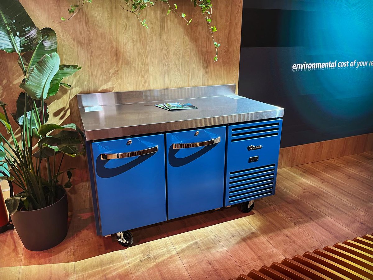 GaastroSpain's tweet photo. Hoy te contamos cuál son las cinco empresas de equipamiento para cocinas industriales de España para que puedas contar con la maquinaria más top ⬇️
🔸 @el_hostelero
🔸 @mazanhoreca
🔸 @AllForFoodsrl
🔸 @HosteleriaTapia
🔸 @Hosfrinor
+ info 👇🏼
https://t.co/6xiiWFWVxq https://t.co/01g9DElHjm
