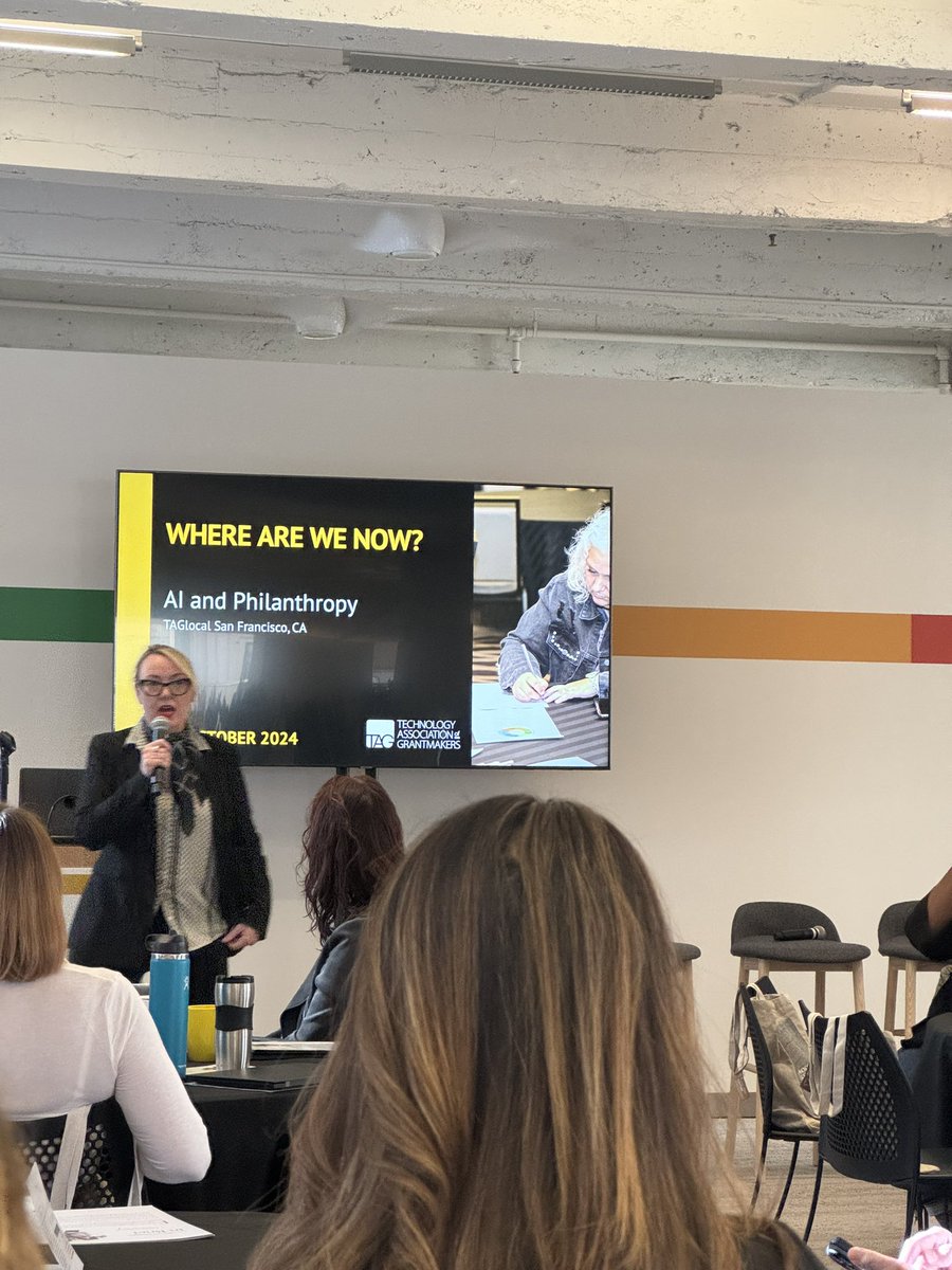 Hannah Kahn tweet media