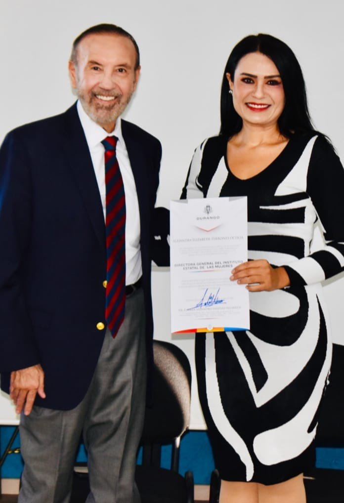 #LaserInformativo

#ÚltimaHora|| Se integra de nuevo a la dirección del <a href="/IEMDgo_/">Instituto Estatal de las Mujeres</a>, <a href="/alejandrat8a/">Alejandra Terrones</a>. Queda de manifiesto la confianza del gobernador <a href="/EVillegasV/">Esteban Villegas V.</a> en ella, frente a los nuevos retos que se presentan para las mujeres, ahora que la presidenta <a href="/Claudiashein/">Claudia Sheinbaum Pardo</a>, elevó a rango