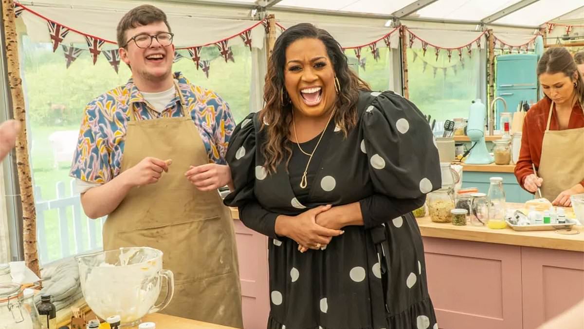 Former GBBO star Rowan Claughton reveals what it's really like being on Bake Off trib.al/Tb5262P