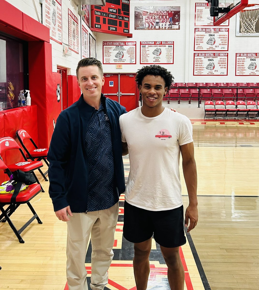 Big Thank You to <a href="/GSCoach_Charlie/">Charlie Henry</a> for coming down to watch me workout‼️
<a href="/rush_court/">Rush The Court</a> <a href="/Texasimpact413/">Texas Impact 4:13</a> <a href="/CoachGinoTHS/">Josh Longino</a> <a href="/ArRecruitingGuy/">Richard Davenport</a> <a href="/ARHoopScoop/">Kevin McPherson</a> <a href="/GradyMajors/">Grady Majors</a> <a href="/NickNeal870/">Nicholas Neal</a>