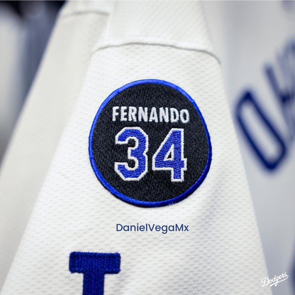 DanielVegaMx's tweet photo. Es bellísimo 😍🥹

@Dodgers anuncia un parche para homenajear a Fernando Valenzuela, el cual portarán durante la Serie Mundial contra Yankees de Nueva York y en toda la temporada 2025 👏🏼

#Dodgers #Yankees #Valenzuela #MLB https://t.co/DGdIxl6gDV