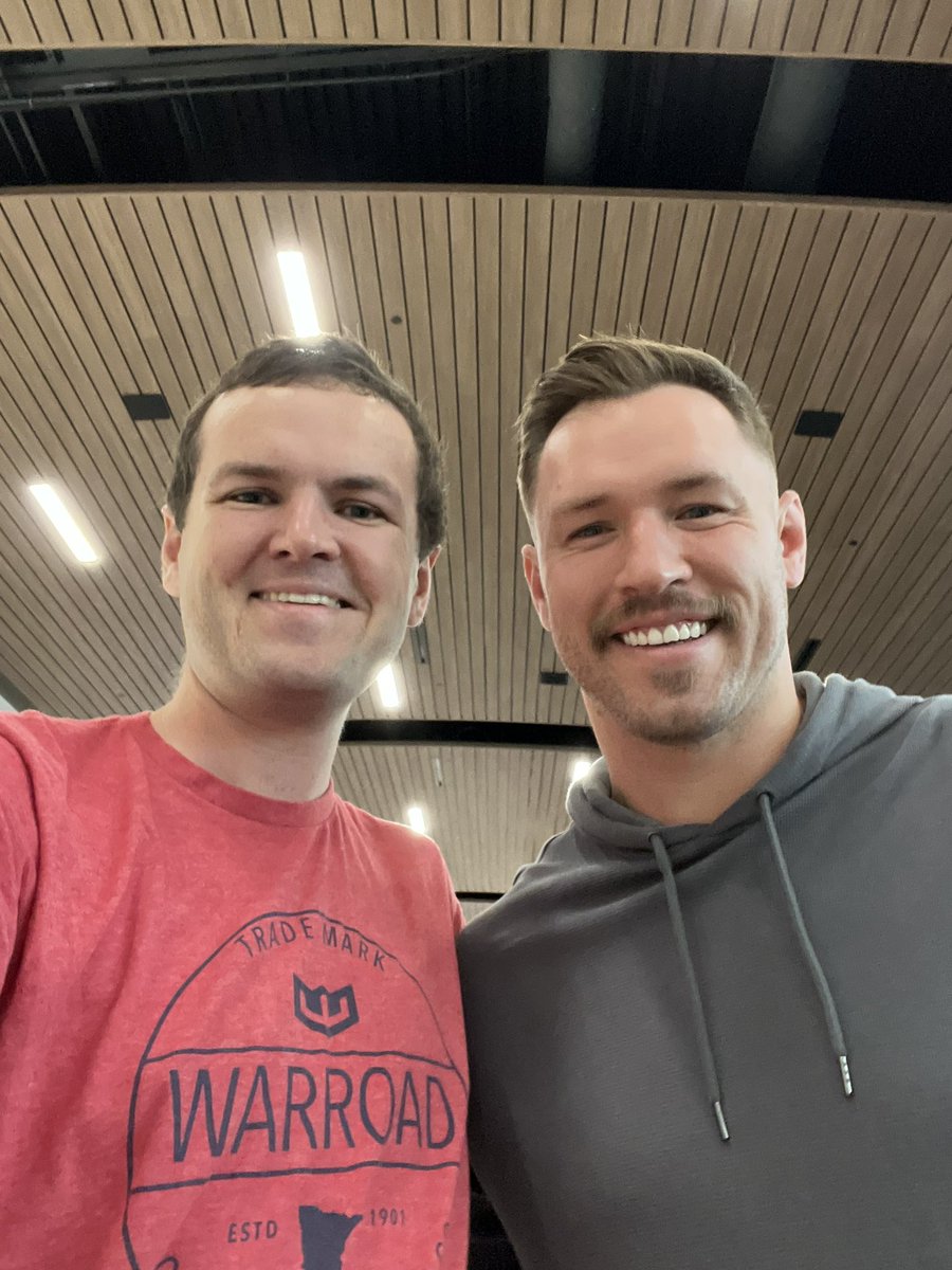 Not every day you get to meet THE boy from Bonne Terre. Super nice guy who handled my socially awkward ass very well. Not gonna lie, I fanboyed &amp; it took me a solid 5 minutes to settle down. 

Side note: this positive interaction made me cave &amp; subscribe to <a href="/BussinWTB/">Bussin' With The Boys</a>