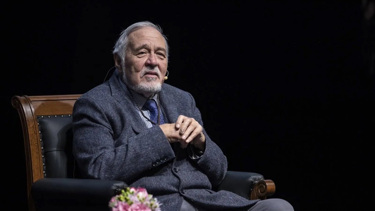 İlber Ortaylı: 

"Türkiye'de çocuklar kaçırılıyor, kayboluyor. Çocuklarımızı koruyamıyoruz.

Bu milli bir olay, bunun peşine düşmeliyiz. Yüz karası bir olay."