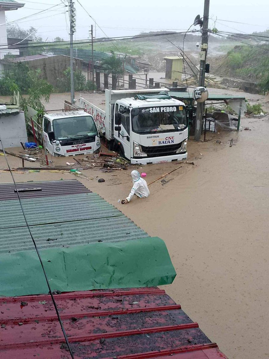 RicsforDonBelle's tweet image. Not Donbelle related but please pray for #Batangas 🙏😭 as of today landslide at Mabini-Bauan Batangas🙏🙏🙏 because of typhoon #KristinePh 

#BatangasNeedsHelp
#KristinePh
#Mabini