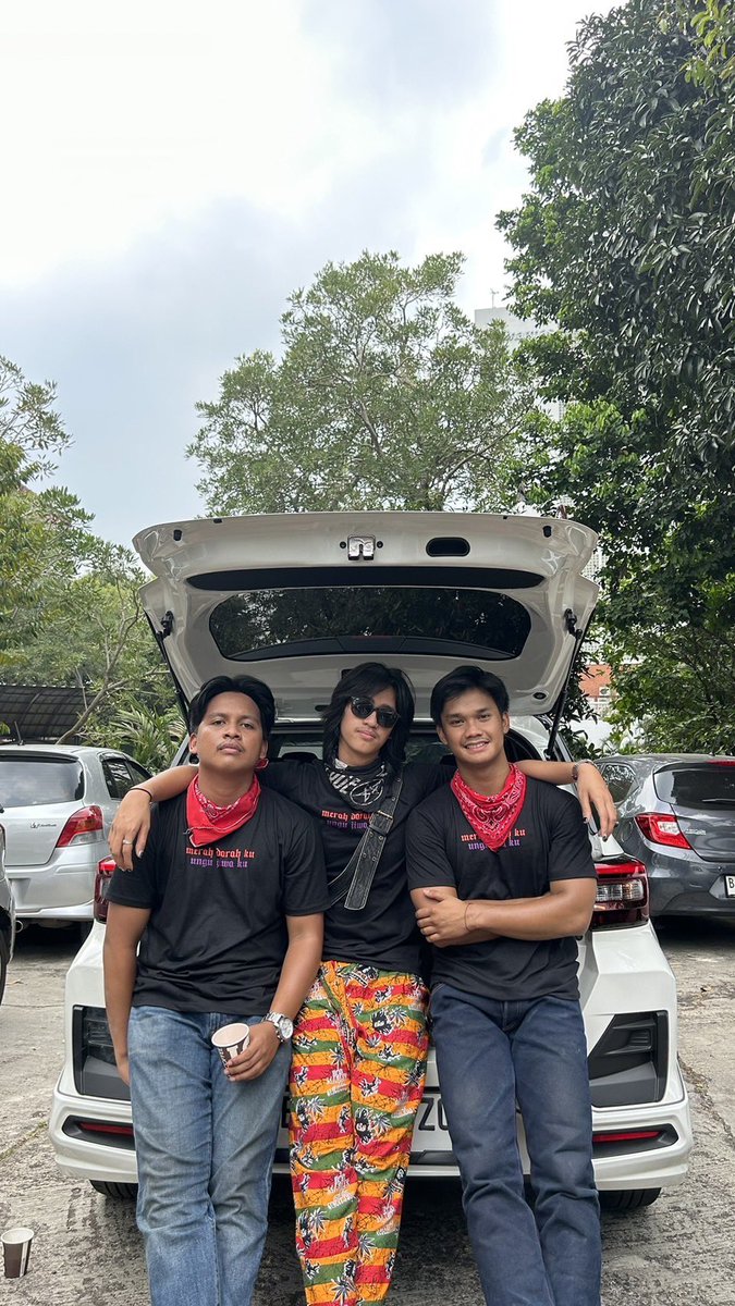 ariajadeh10's tweet image. parade taun ini kita kasi mode reggae🫵🏼🫶🏼❤️💜#paradeui #semerufiaui #fiaui