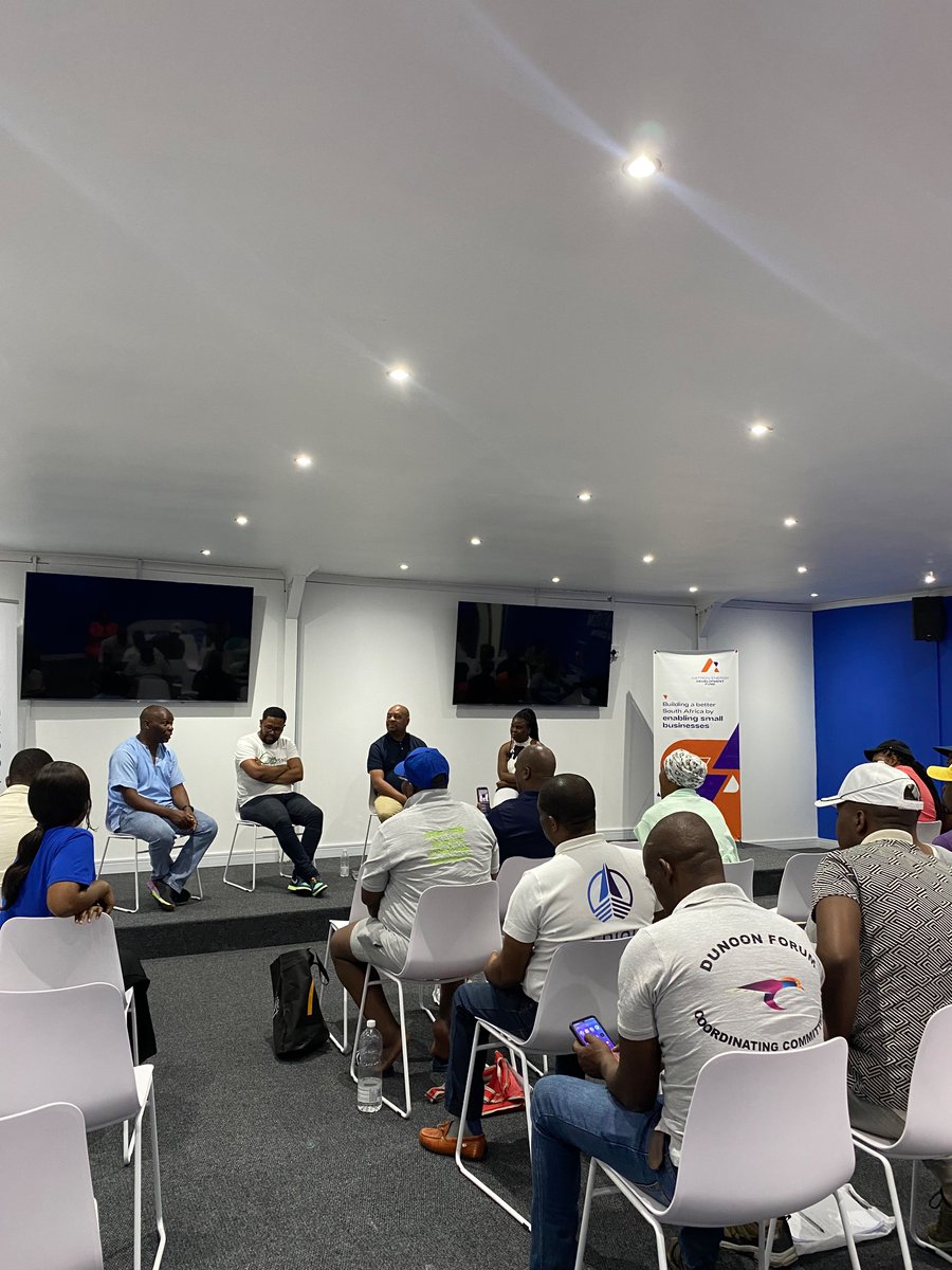 SiluloUluthoF's tweet image. An inspiring session with AB, Moeketsi, and Joe, where they shared powerful insights on managing operations in their businesses and the pivotal role forums play in building a strong foundation for growth. 🚀

#SiluloFoundation #Bootcamp8 #AEDF #EmpowerDunoon