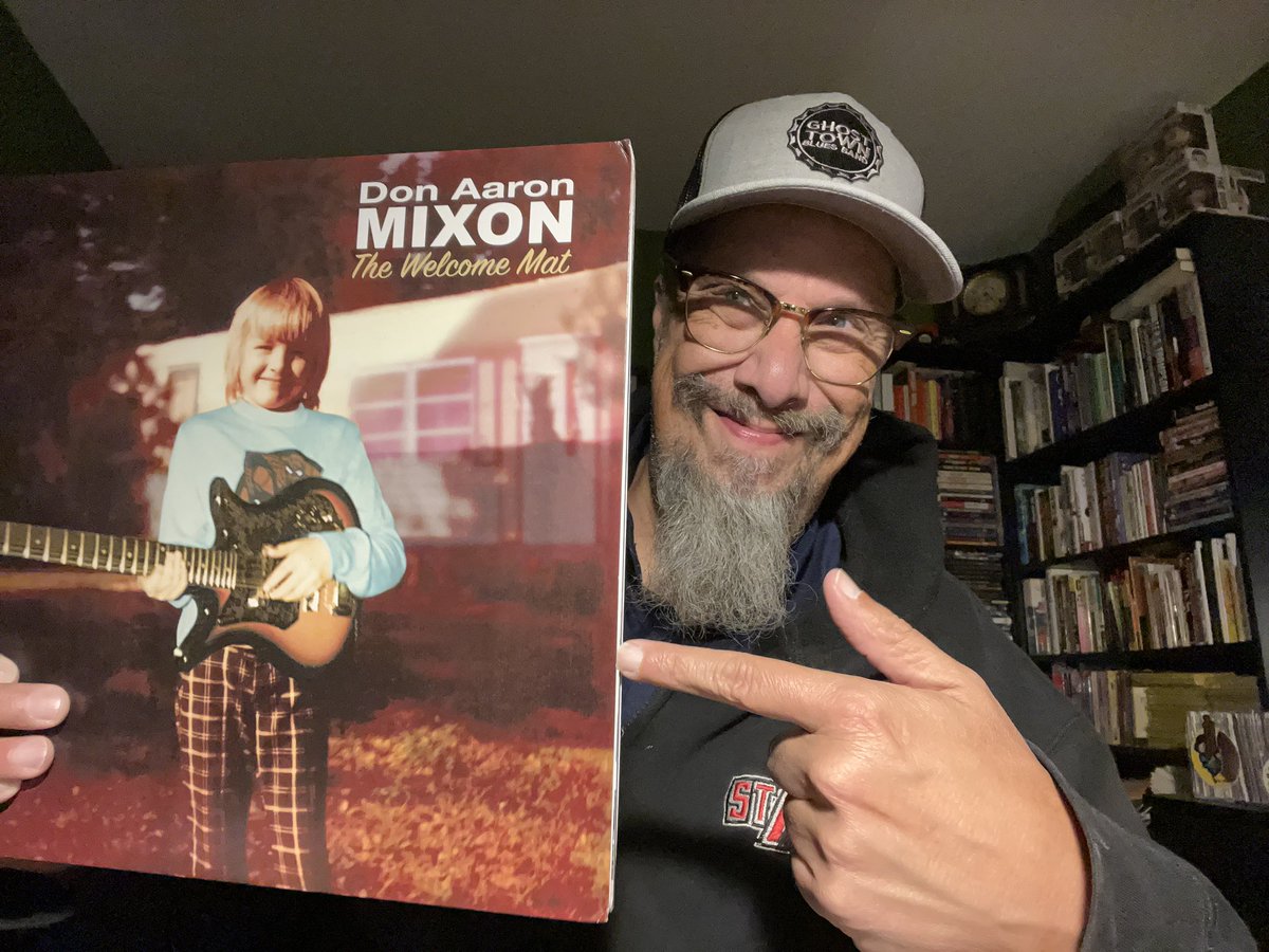 phillycheeze's tweet photo. Coming up next on https://t.co/RX0P6nhLSu …PhillyCheeze review # 711 : Don Aaron Mixon - The Welcome Mat.
😎👍🎶
#DonAaronMixon #TheWelcomeMat https://t.co/ZGqErlRKxo