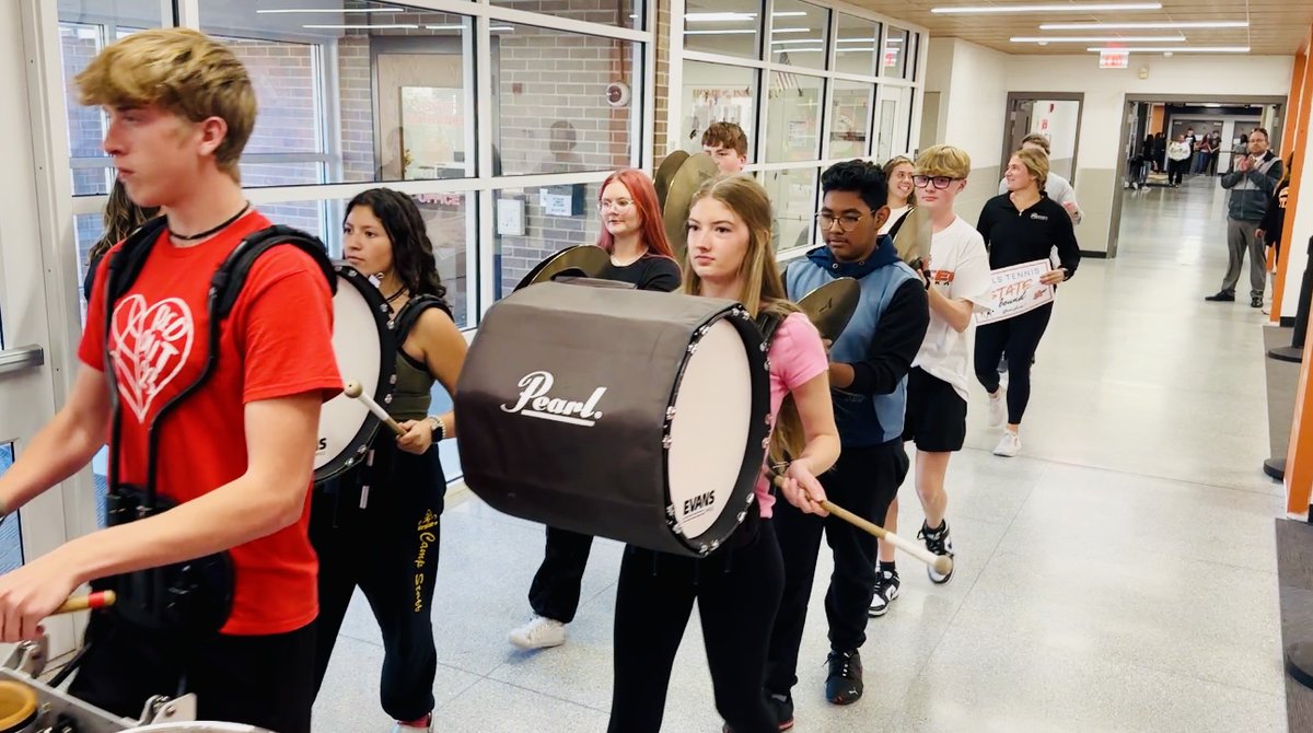 MCHSDistrict111's tweet image. We did a parade send off throughout Central Campus with the drumline for two of our girls tennis players and doubles team,  Jocelyn Morales and Ashlyn Reade. Best of luck to the as they head to the State Tournament! #mchsproud