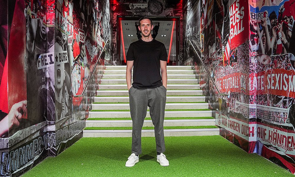 It should not go unnoticed what an exceptional job Julian Schuster has done at SC Freiburg. 

Had the unenviable task of taking over from over a decade of Christian Streich with no prior senior coaching experience. 

Yet, the 39-year-old has shattered any &amp; all expectations! 

✅