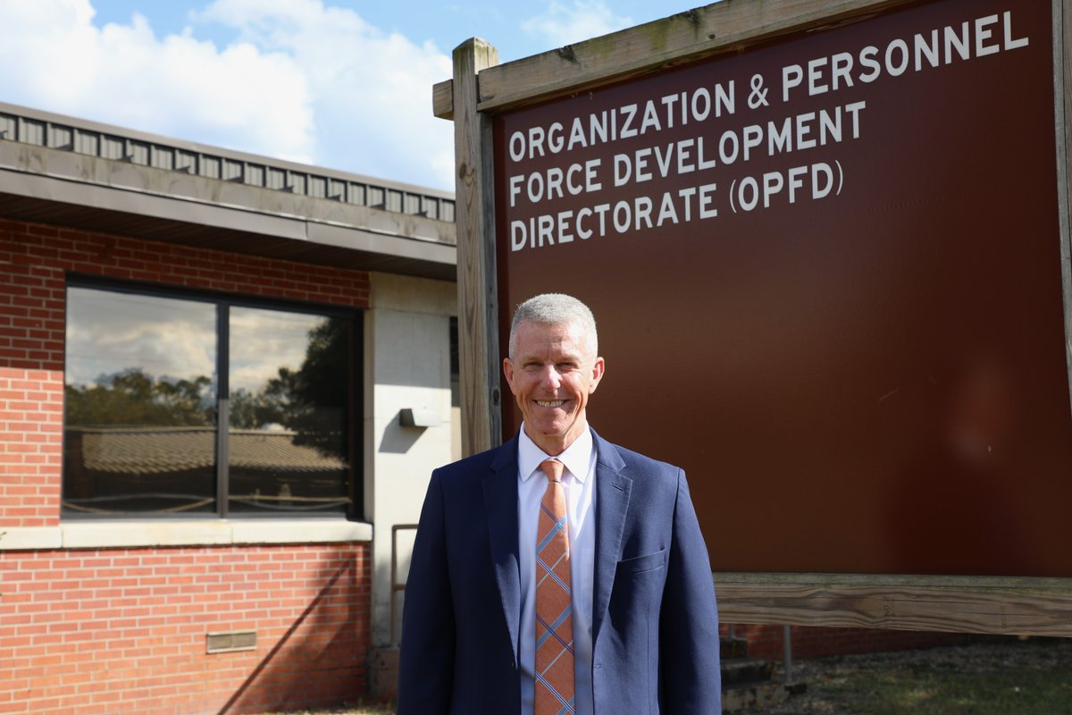 US Army Aviation Center of Excellence (@usaace) on Twitter photo <a href="/USAACE/">US Army Aviation Center of Excellence</a> welcomes Dr. Ken Hawley as Organization and Personnel Force Development director. COL (Ret) Hawley is a Master Aviator and flew the OH-58D and UH-60, served as <a href="/FORSCOM/">FORSCOM 🇺🇸</a> G3 AVN, and commanded 2-6 CAV and @25thCAB. He transitions from the USAACE DCoS. #ArmyAviationCivilian <a href="/USAACE/">US Army Aviation Center of Excellence</a> welcomes Dr. Ken Hawley as Organization and Personnel Force Development director. COL (Ret) Hawley is a Master Aviator and flew the OH-58D and UH-60, served as <a href="/FORSCOM/">FORSCOM 🇺🇸</a> G3 AVN, and commanded 2-6 CAV and @25thCAB. He transitions from the USAACE DCoS. #ArmyAviationCivilian