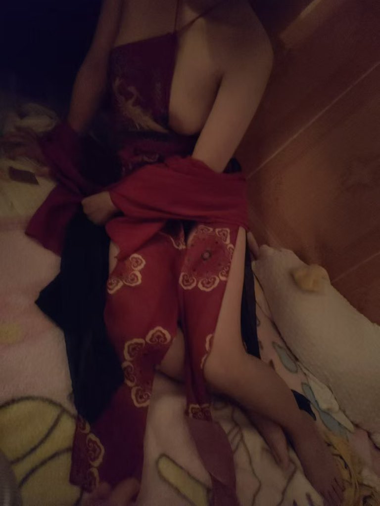 MTDH18714's tweet photo. 兄弟们送的战袍，老婆还以为是我买的。哈哈哈@绿主@分享@淫妻 https://t.co/W88pFoXJAy