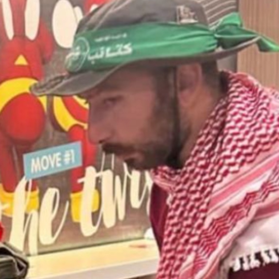 StopAntisemites's tweet photo. Meet Christopher Husary of Hayward CA.

In January, he stole a woman's Israel flag and set fire to it. Husary was arrested, convicted of 2nd degree robbery w/a hate crime enhancement, and will be spending a year in prison.

Moral of the story?
Don't be like Christopher Husary. https://t.co/3472w8fzpF