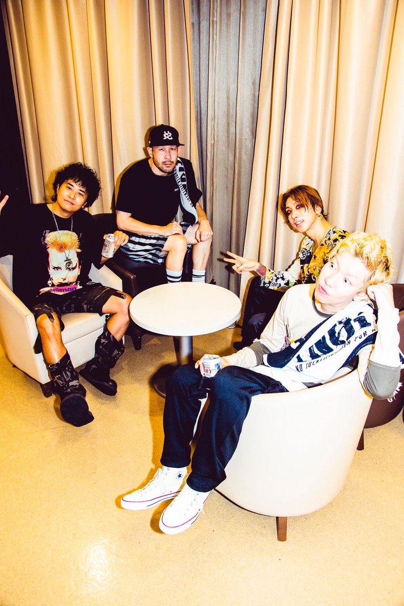 super_beaver's tweet photo. 【#SUPERBEAVER 】

都会のラクダ TOUR 2024 
〜セイハッ！ツーツーウラウラ〜

大阪フェスティバルホール -Day2-

完全に過去一番を更新する凄まじい一夜！最高の時間でした！！

あなたのおかげです！
また一緒に音楽しましょう！
ありがとうございました！！

photos by @cazrowAoki https://t.co/DEnyc58n8E