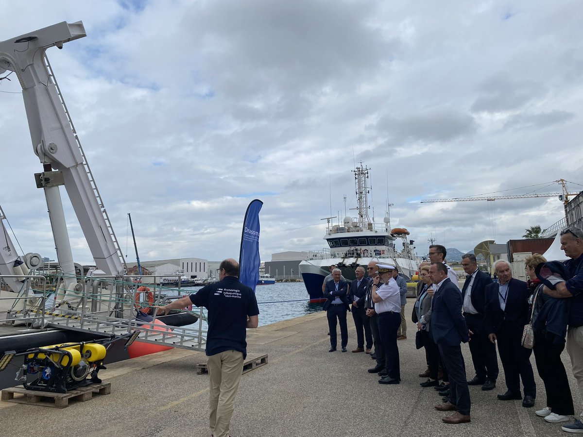 Drassm_Culture's tweet photo. | EN DIRECT |
Le #Drassm est fier de participer aux 40 ans d’@Ifremer_fr au port de Brégaillon à @laseynesurmer.
Dans le cadre d’un partenariat fort dans l’exploration des fonds marins.
Le Drassm souhaite un très bel anniversaire et une longue vie à l’Ifremer. https://t.co/8riVmNLEAo