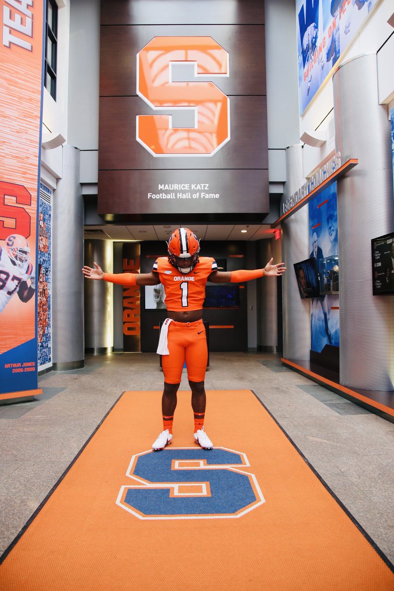 M3williamsjr's tweet image. WASSUP #Cuse🍊!!!!
@CoachNunz 
@FranBrownCuse 
@CoachM_Harris 
@Coach_E_Rob 
@CuseFootball