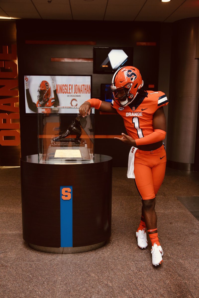 M3williamsjr's tweet image. WASSUP #Cuse🍊!!!!
@CoachNunz 
@FranBrownCuse 
@CoachM_Harris 
@Coach_E_Rob 
@CuseFootball