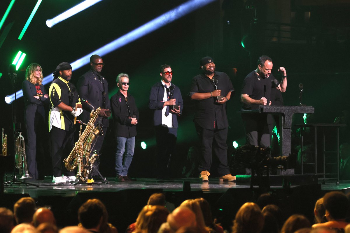 davematthewsbnd's tweet image. Snippets of a historical day for Dave Matthews Band at the Rock &amp;amp; Roll Hall of Fame.

📸 @GettyImages 2024 / @rockhall