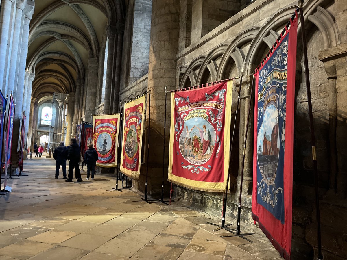 LizARees's tweet image. Miners banners ⁦@durhamcathedral⁩ #ForTheManyNotTheFew