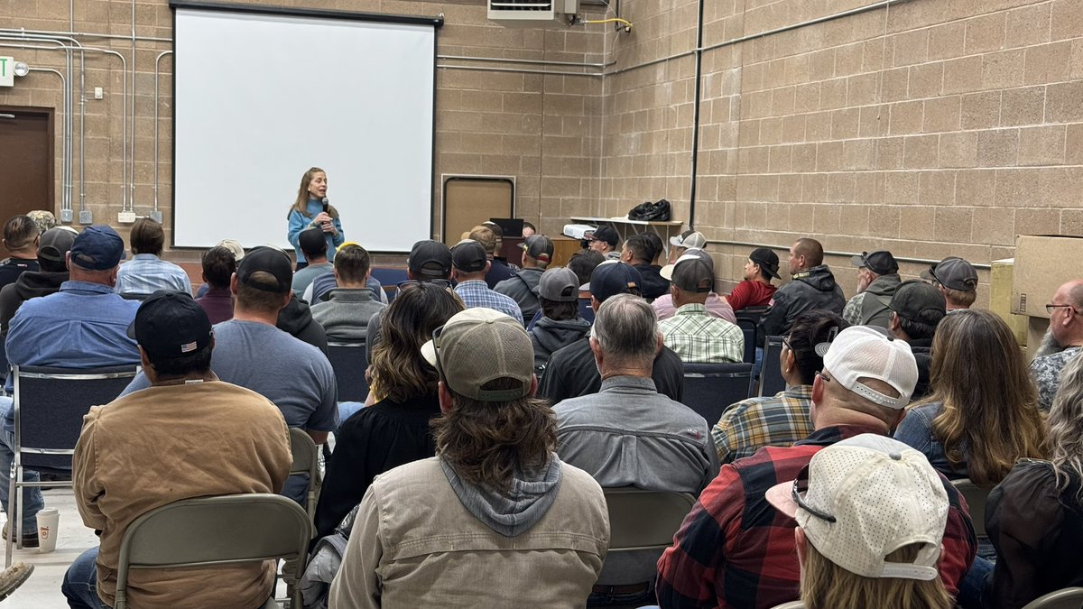 ON THE TRAIL: <a href="/NellaforSenate/">Nella Domenici</a> starts her day in Farmington with the hard working men and women of New Mexico’s vibrant oil &amp; gas industry! These are the same people who will make and keep America energy dominant, despite <a href="/MartinHeinrich/">Martin Heinrich</a>’s best efforts to kill their industry off.