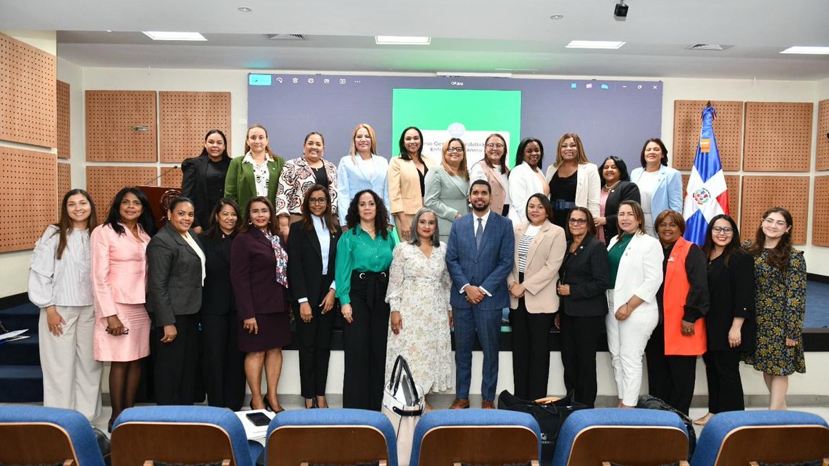 Las senadoras y diputadas electas para el período legislativo 2024-2028, participaron en la segunda jornada del taller Gestión Legislativa, Estrategias de Comunicación y Participación Política.