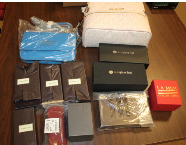AlfredsAuction's tweet photo. Lots of name-brand NEW merchandise still in original packaging in our 10/26/24 #EnglishtownNJ Municipal #Auction! #Apple #watches, #TomFord and #MichaelKors perfumes, #MarcJacobs purse, #Samsung watch and more.
Pics: https://t.co/aLxzU3Q17q
#monmouthcountynj https://t.co/vRZ6WLaEBm