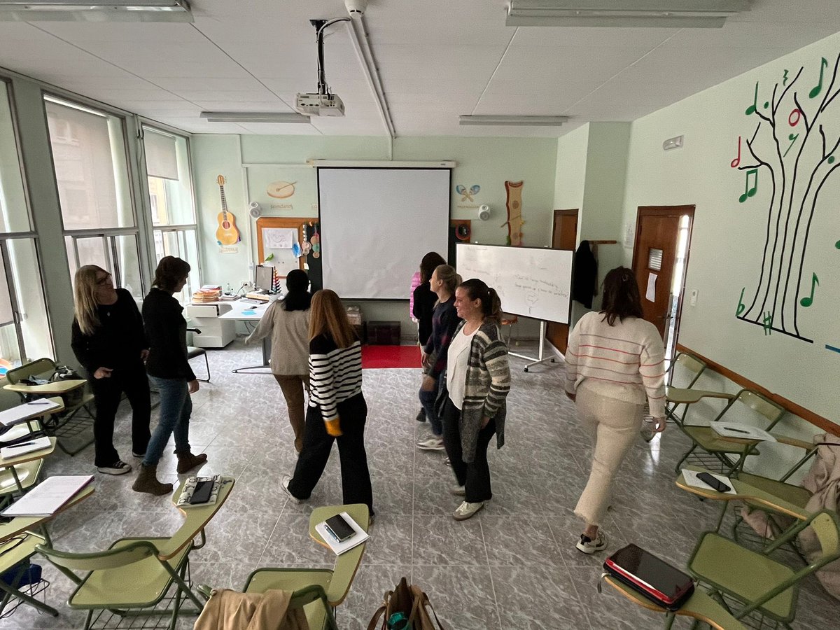 aeverbotonal's tweet photo. Seguimos con la segunda jornada de curso! https://t.co/81dZq4EeY2