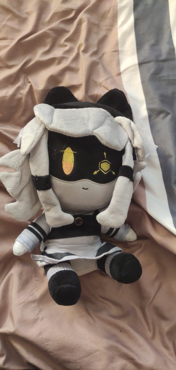 Ruby_chaan1's tweet image. FINALLY SHE CAME! (It&apos;s a bit big but it&apos;s ok) #Murderdrones #Murderdronesplush #Cyn