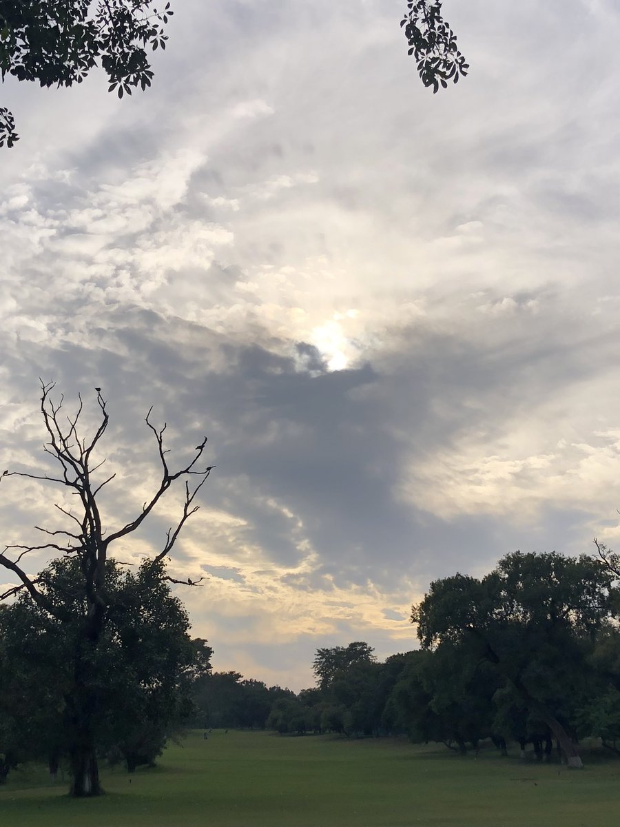 _rsk910's tweet photo. What do you see ?
#CloudsMedia https://t.co/BdEaxbgebH