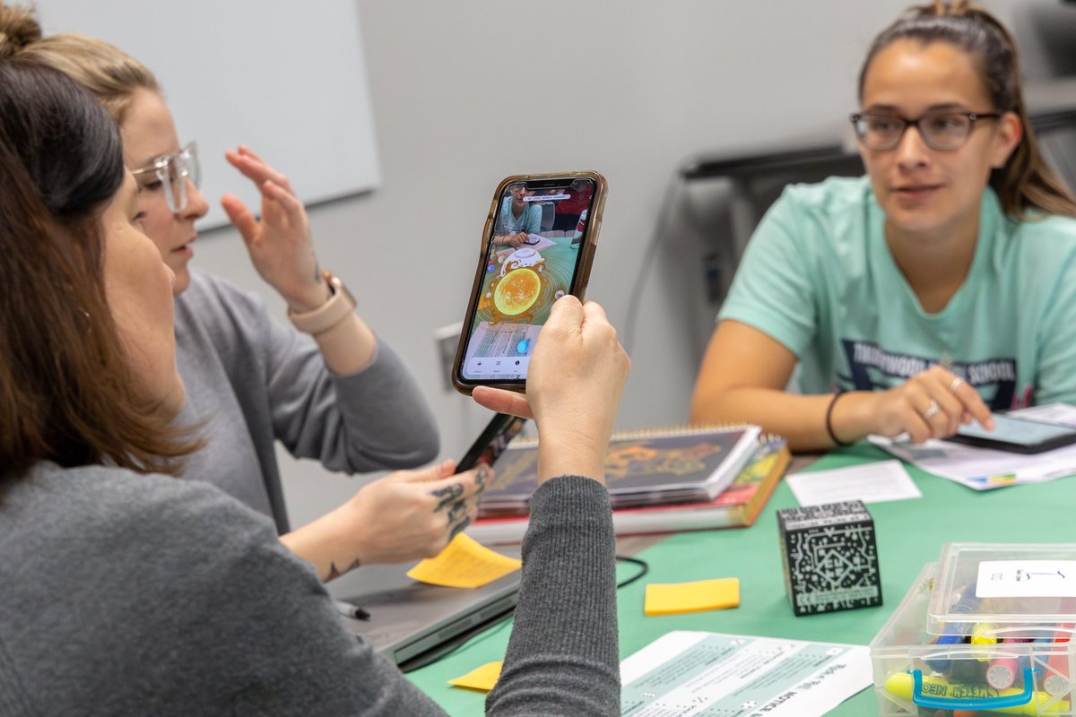Humble_2ndSci's tweet image. 7th Grade Science teachers had a stellar time exploring the solar system with Merge cubes at our New TEKS cohort 💫☄️🪐#ExploreBeforeExplain