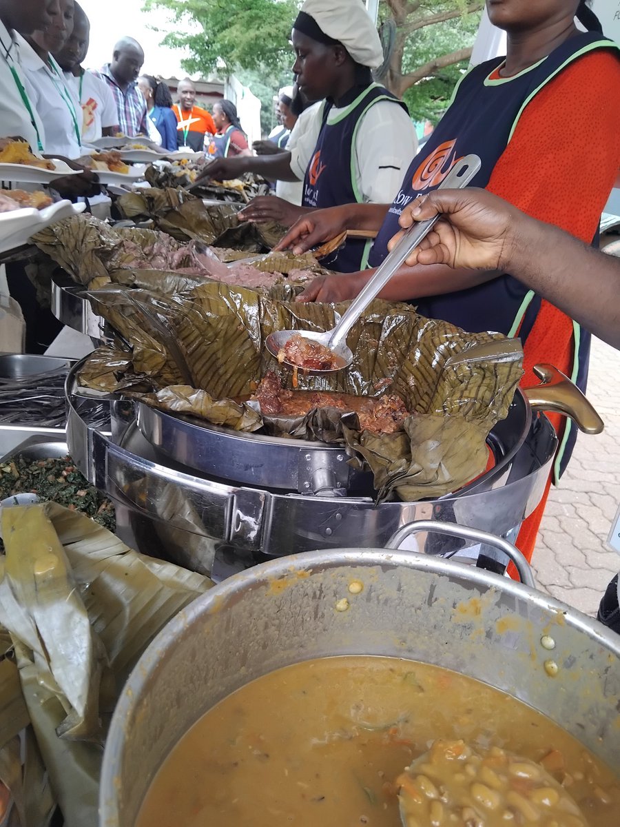 slowfooduganda's tweet image. Participants at the Agroecological   Market Systems Expo enjoying a delicious organic lunch, sourced directly from Slow Food Communities and prepared with love by the talented Slow Food Uganda Cooks Alliance A perfect blend of taste and sustainability   #AgroecologyWeek24.