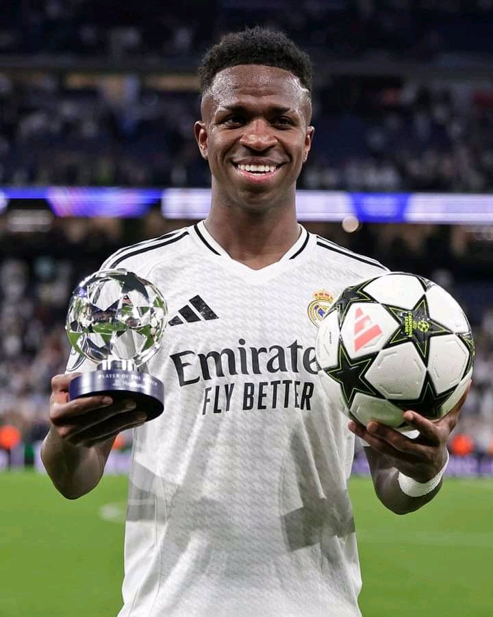 Uchenna_Bobnice's tweet photo. ⭐️ 𝐎𝐅𝐅𝐈𝐂𝐈𝐀𝐋: Vinicius is the UEFA Champions League Player of the Week! https://t.co/97FhjHyEmS