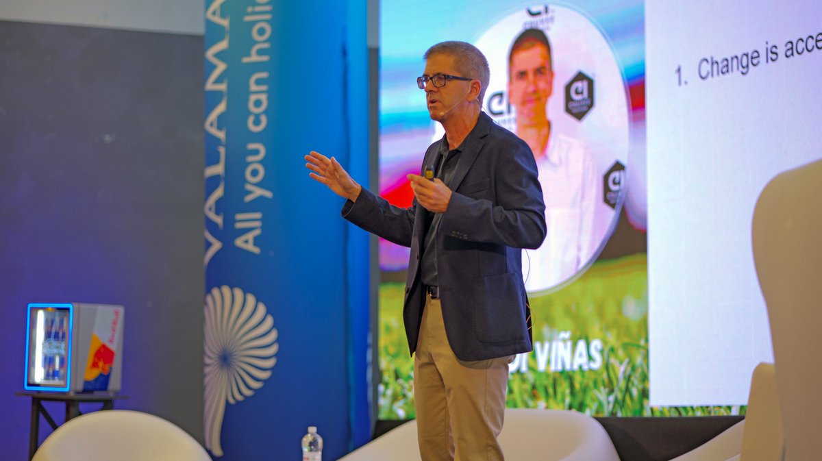 Cruyff_Inst_ES's tweet photo. El #SportFestPoreč 2024 ha sido un evento clave para potenciar la #IndustriaDeportiva en #Croacia.

Profesionales y atletas, como Davor Komar, Velimir Zajec y Maja Poljak, charlaron sobre tendencias en #GestiónDeportiva, junto a expertos del Johan Cruyff Institute 👇 https://t.co/3RTRcF7fmh